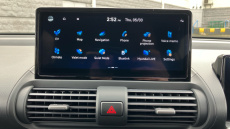 Hyundai INSTER 85kW 02 49kWh 5dr Auto Electric Hatchback